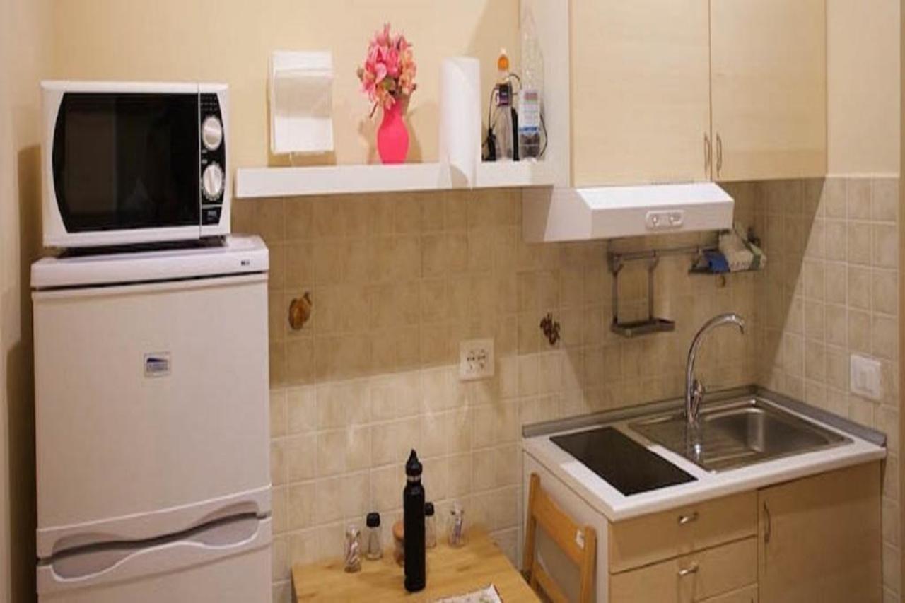 Elizabeth Apartment Rom